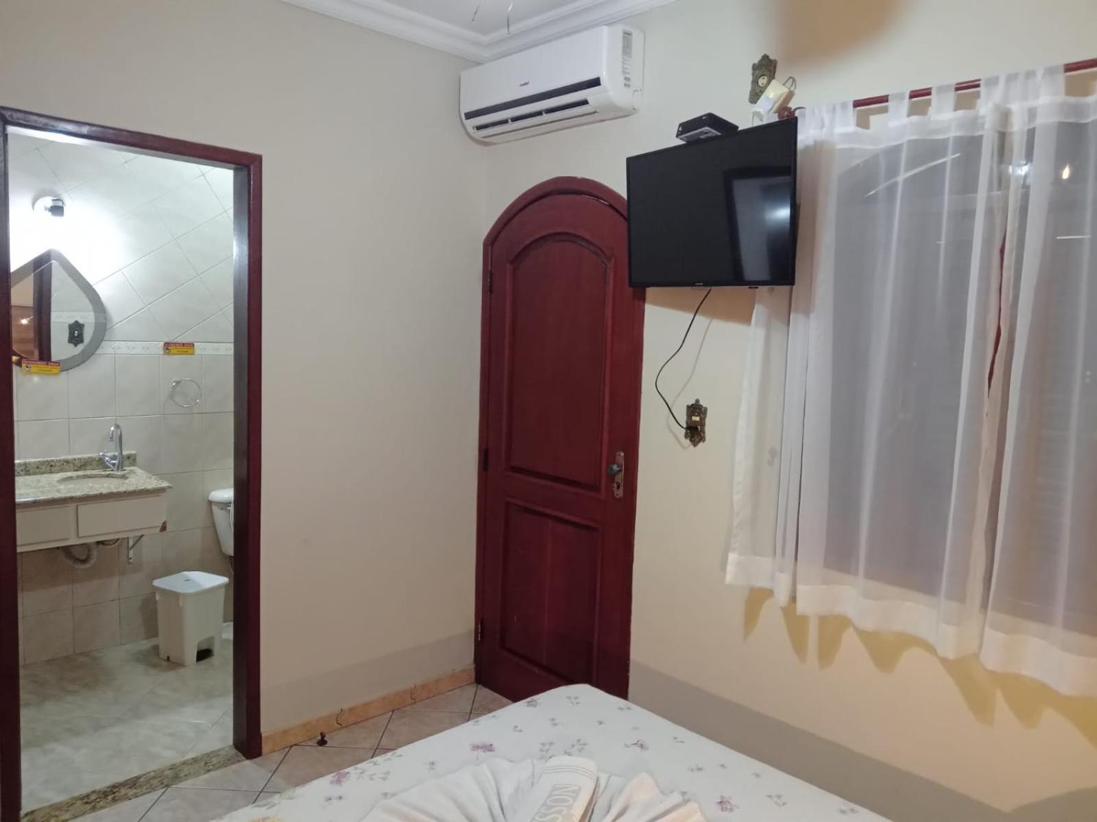 Pousada Nossa Senhora Penedo  Phòng bức ảnh A room at the hotel