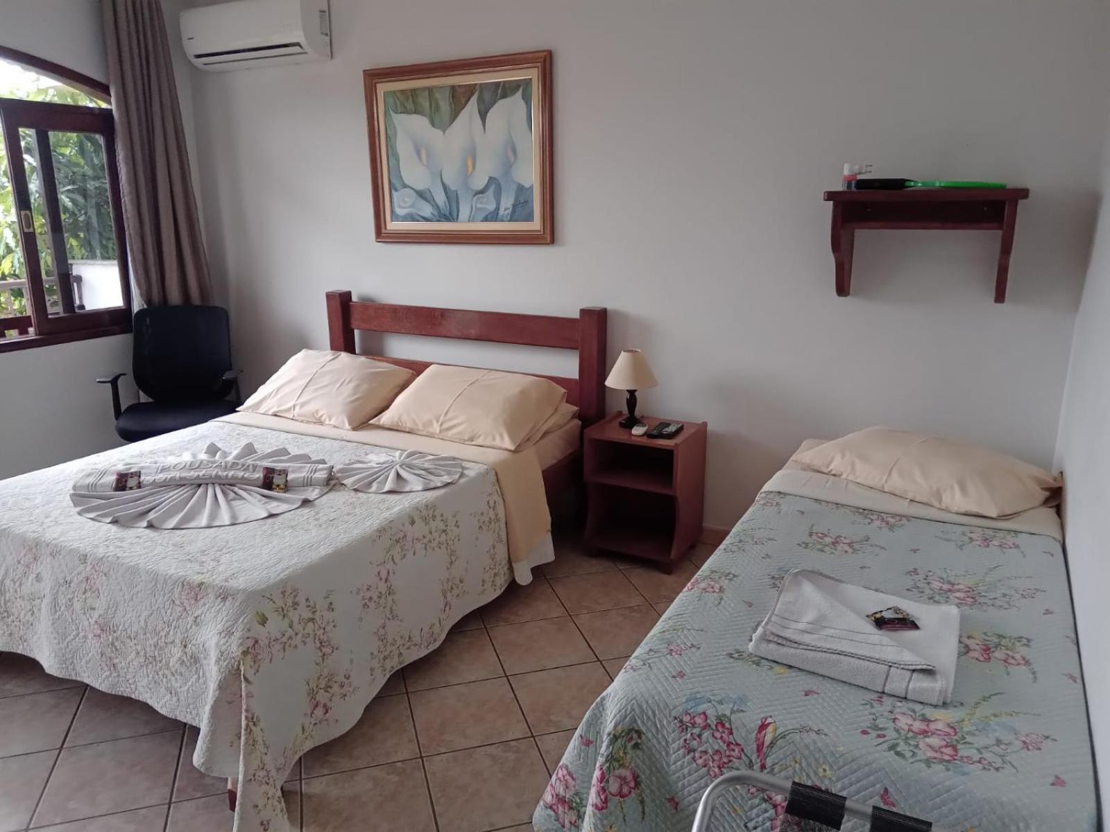 Pousada Nossa Senhora Penedo  Phòng bức ảnh A room at the hotel